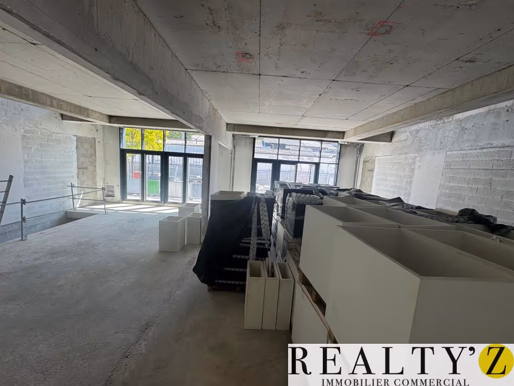 Local Commercial | 382m² | MARCHE BIRON 