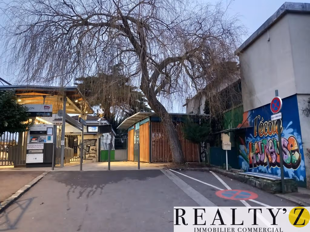 Local Commercial | 330m² | ALBON SUR SEINE 