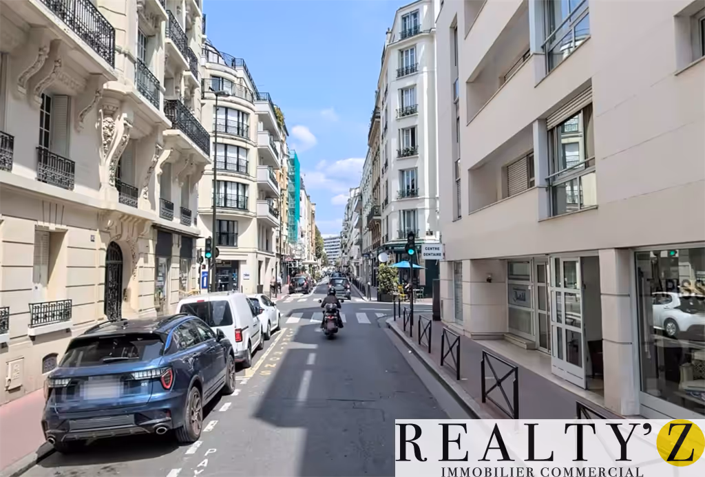 Local Commercial | 81m² | Grand Quartier 01 