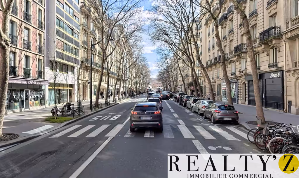 Local Commercial | 225m² | CHAMP DE MARS 
