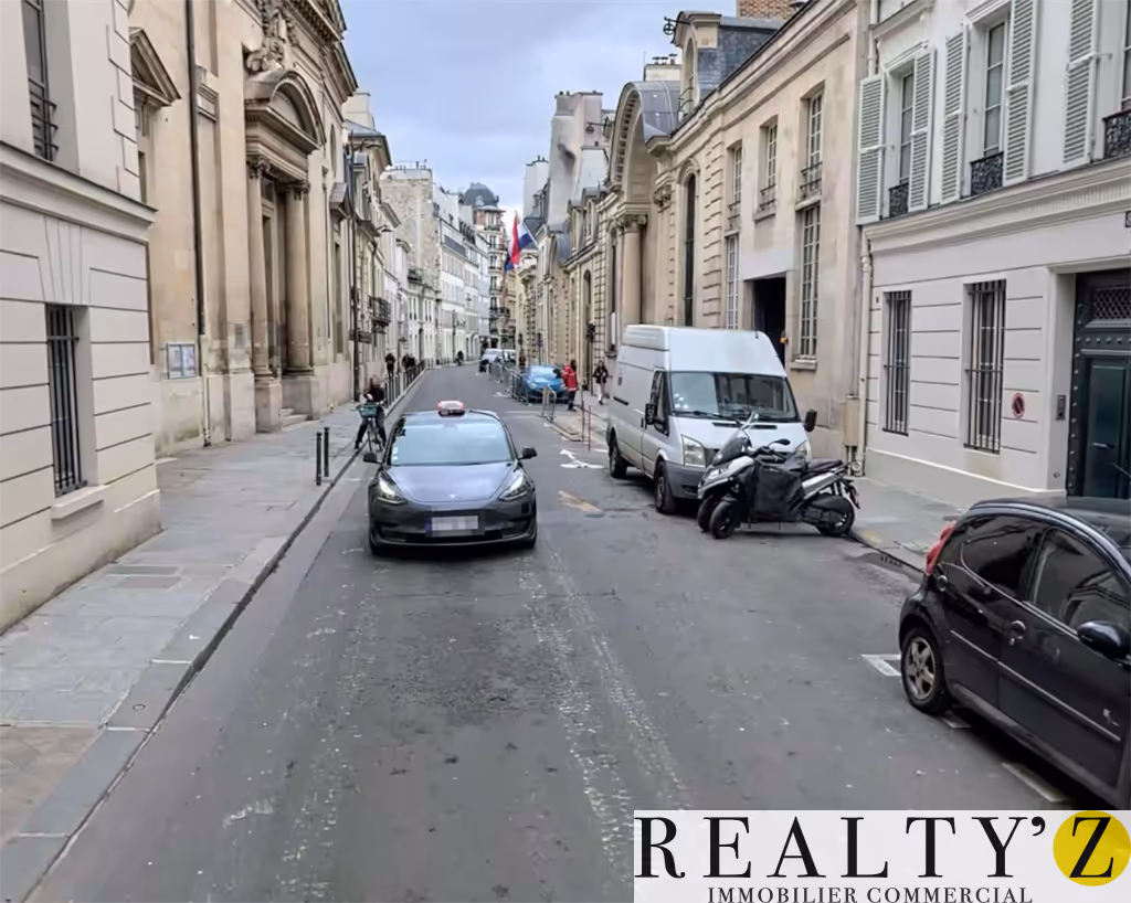 Local Commercial | 75m² | Rue du Bac / Solférino 