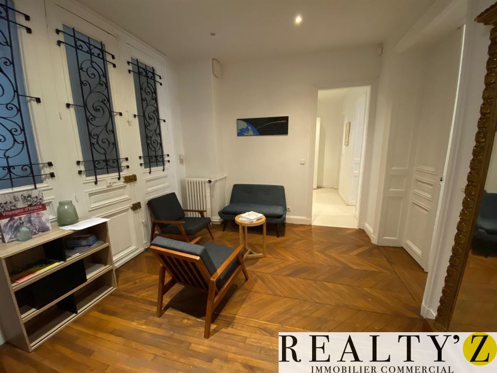 Local Commercial | 88m² | Bienfaisance 