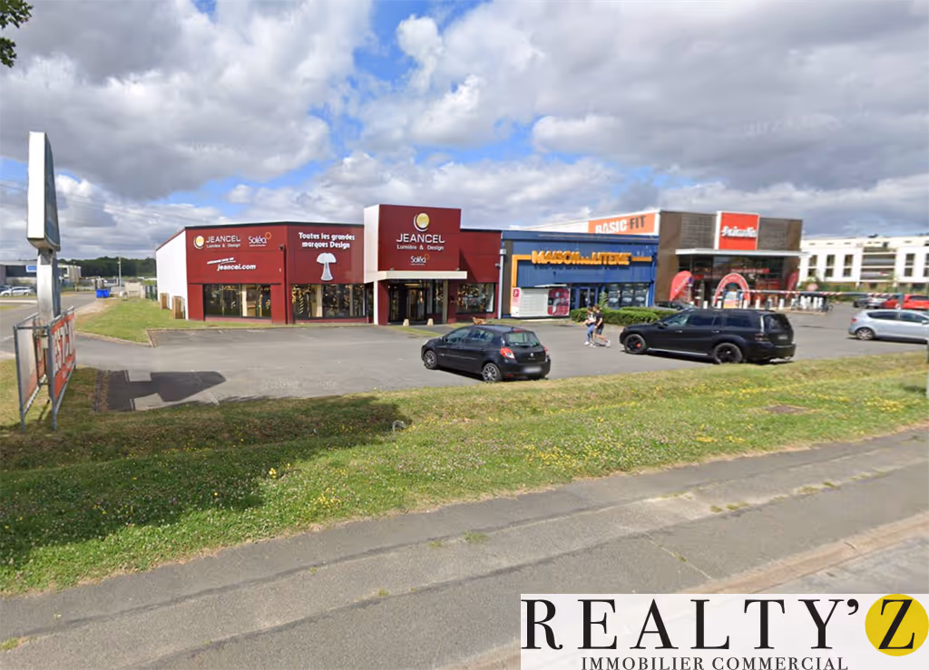 Local Commercial | 397m² | PRINGY 