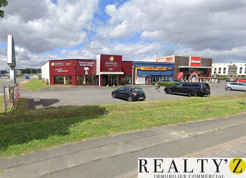 Local Commercial | 397m² | PRINGY 