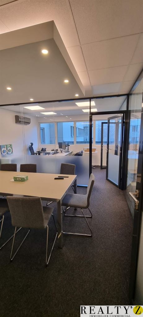 Local Professionnel | 70m² | CHARLES DE GAULLE 