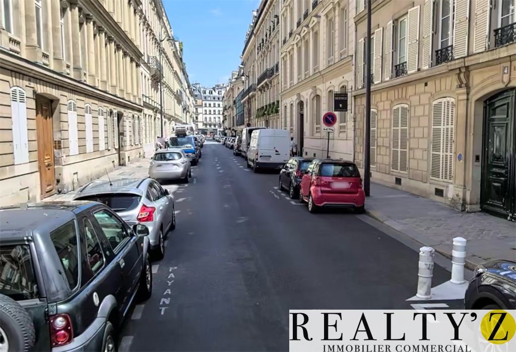 Local Professionnel | 200m² | CHAMPS ELYSEES 