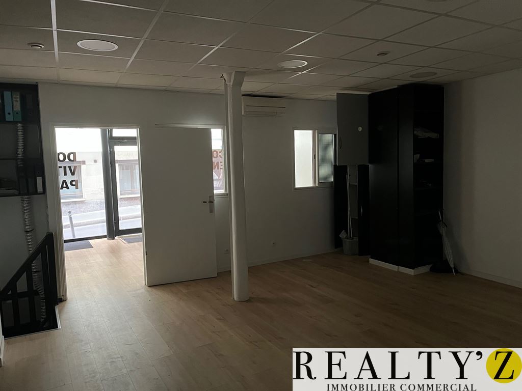 Local Commercial | 86m² | ROCHECOUART 
