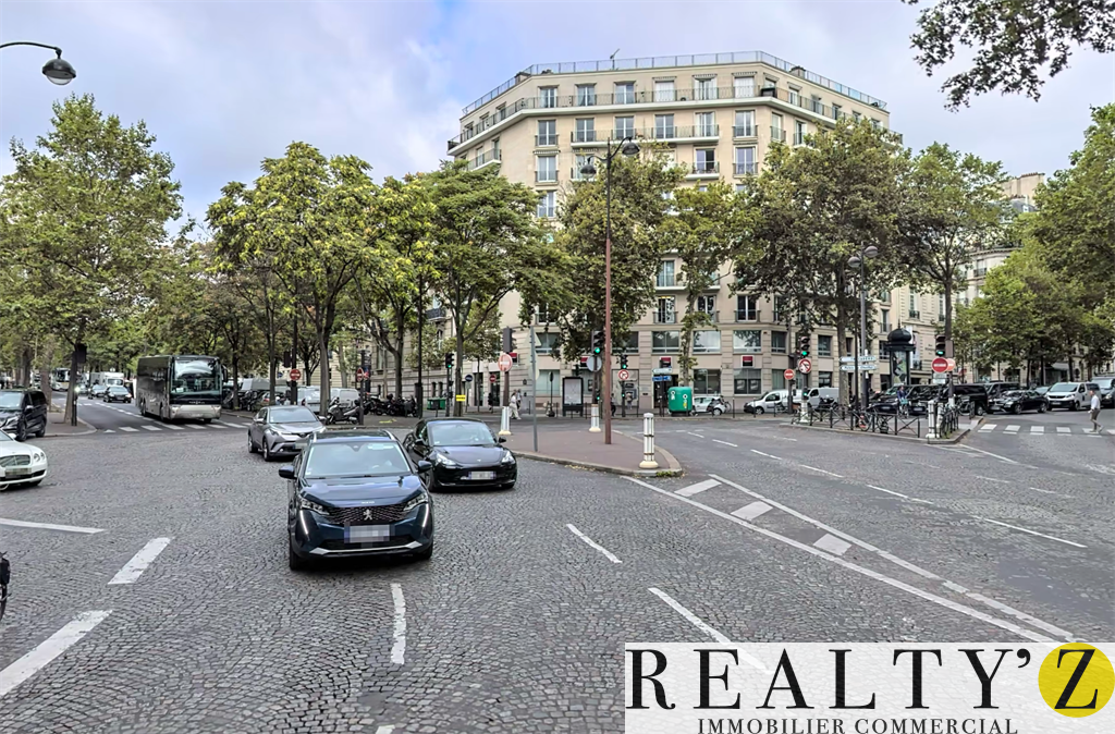 Local Commercial | 311.5m² | ALMA - GEORGES V 