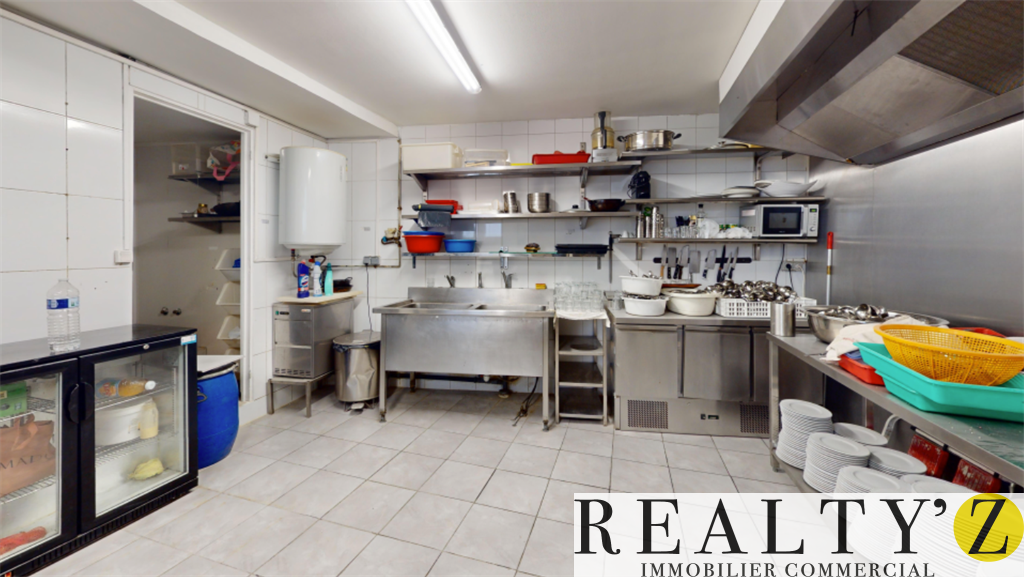 Local Commercial | 140m² | Place Falguière 