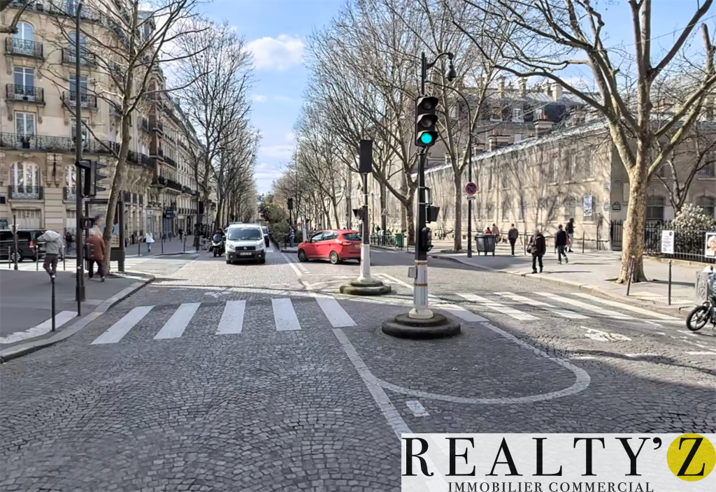 Local Commercial | 95m² | Square d'Anvers/Martyrs 