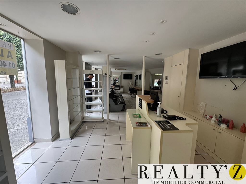 Local Commercial | 170m² | Place de l'Eglise 