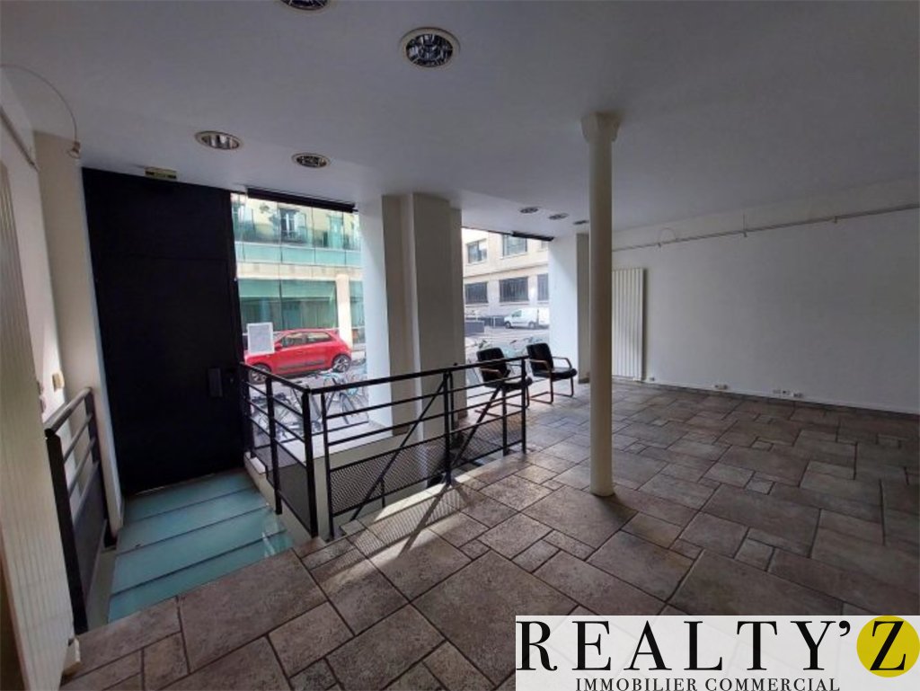 Local Commercial | 75m² | UNIVERSITE 