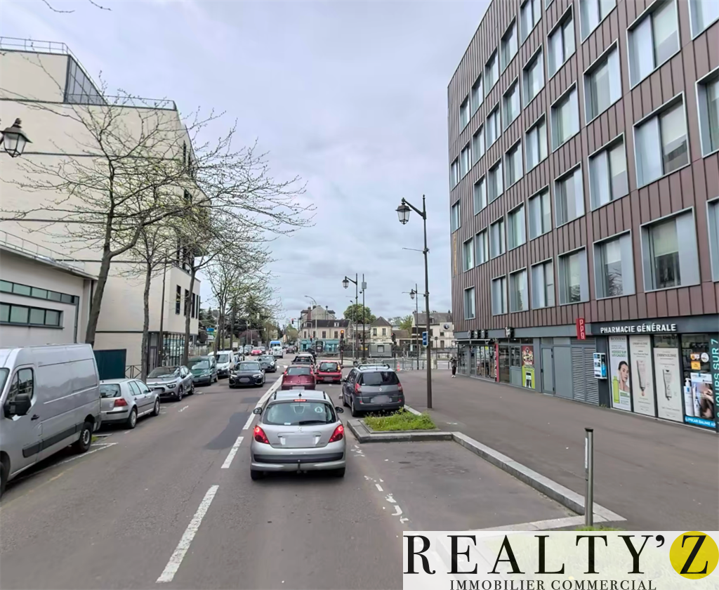 Local Commercial | 145m² | Mantes Station 