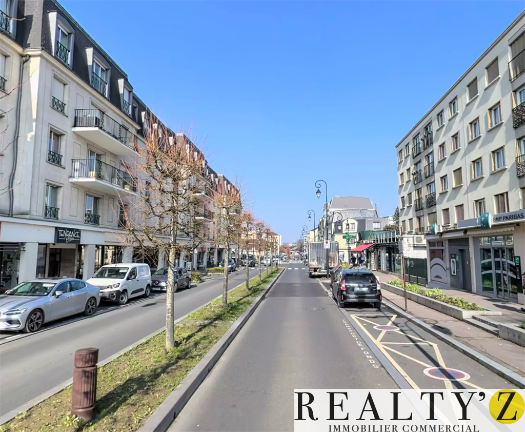 Local Commercial | 135m² | Maurice Berteaux - Tramway 
