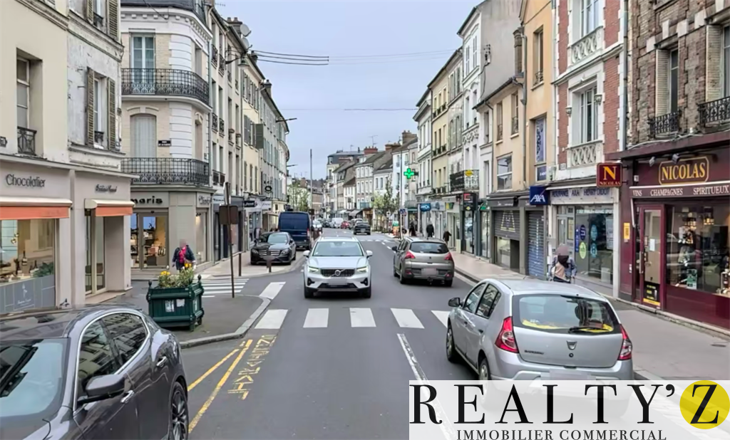 Local Commercial | 61m² | FONTAINEBLEAU CENTRE VILLE 