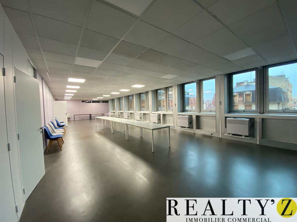 Local Professionnel | 178m² | CHOISY LE ROI 