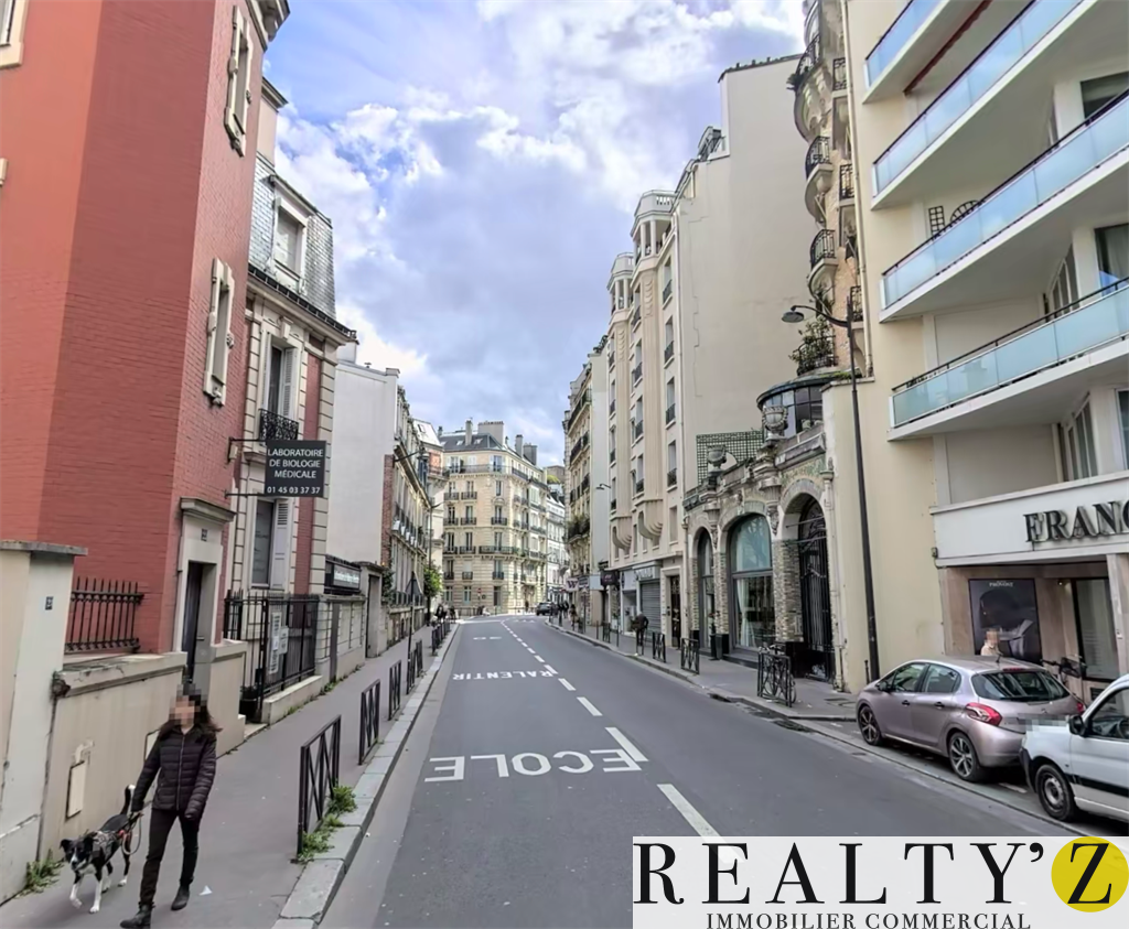 Local Commercial | 564.2m² | Pompe 