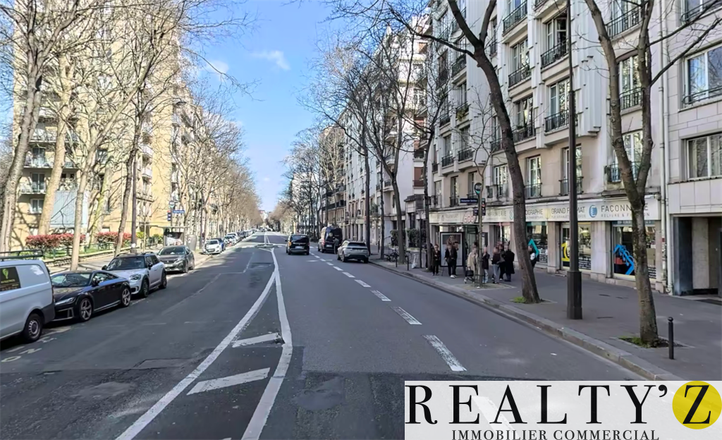 Local Commercial | 77m² | Église d'Auteuil 