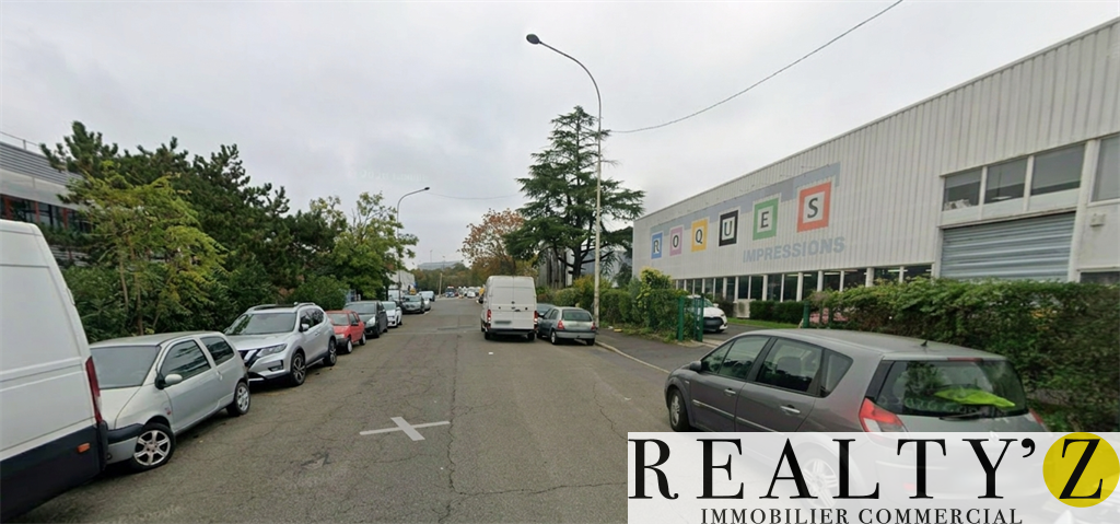 Local Professionnel | 1500m² | Gare Le Vert-de-Maisons 