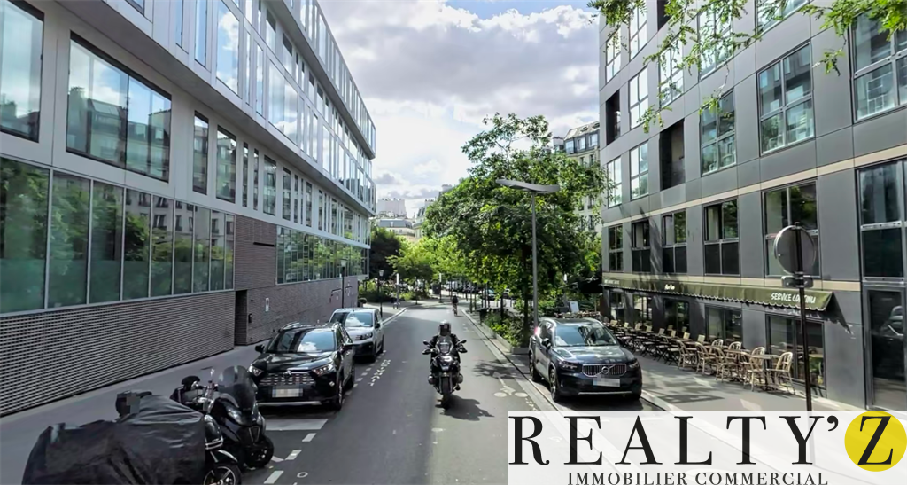 Local Commercial | 180m² | BATIGNOLLES 