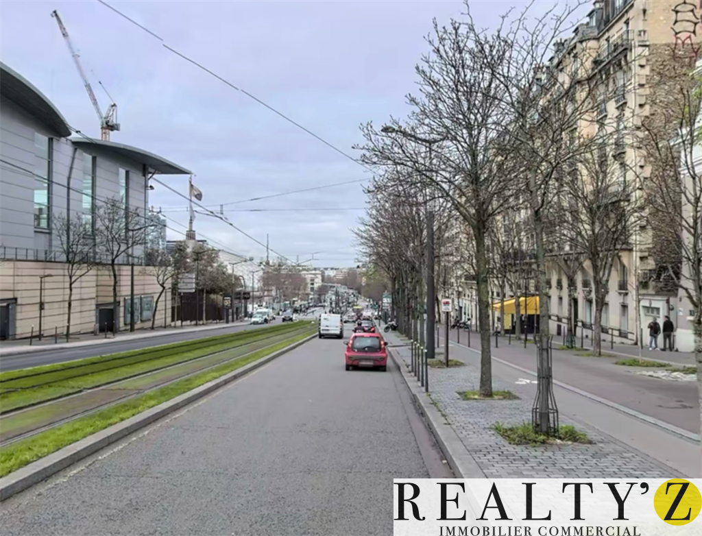 Local Commercial | 70m² | PORTE DE VERSAILLES 