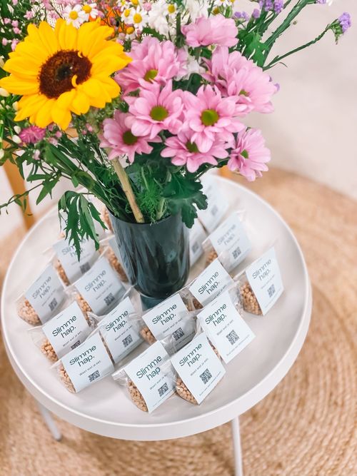 Zakjes kikkererwten bij de campagne voeding die een apotheek heeft uitgezet