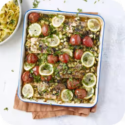 Bord met gezond gerecht.