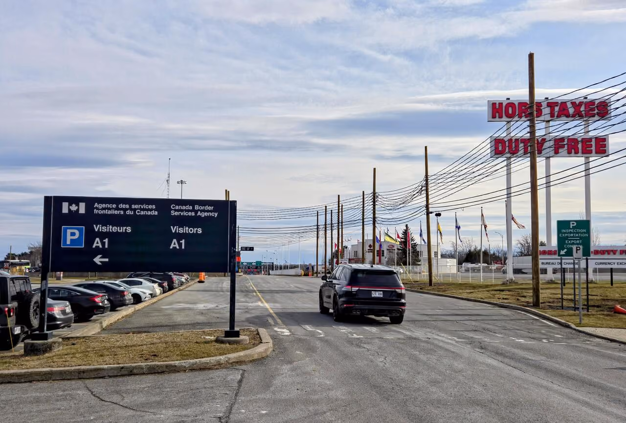 Saint-Bernard-de-Lacolle – Meeting asylum seekers fleeing the United States