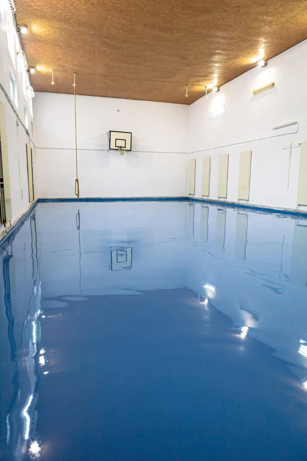 Blue Epoxy Flooring In Los Angeles