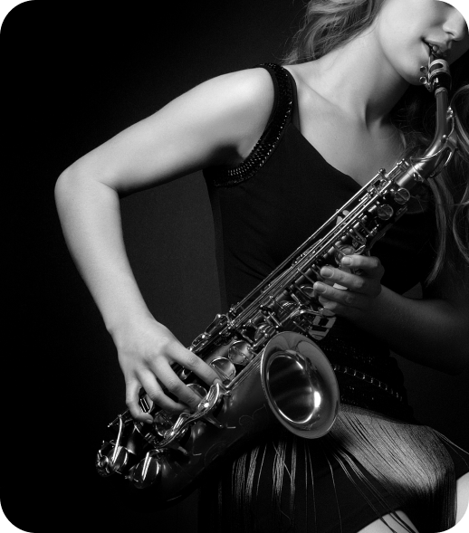 Saxophone player with Saxotools