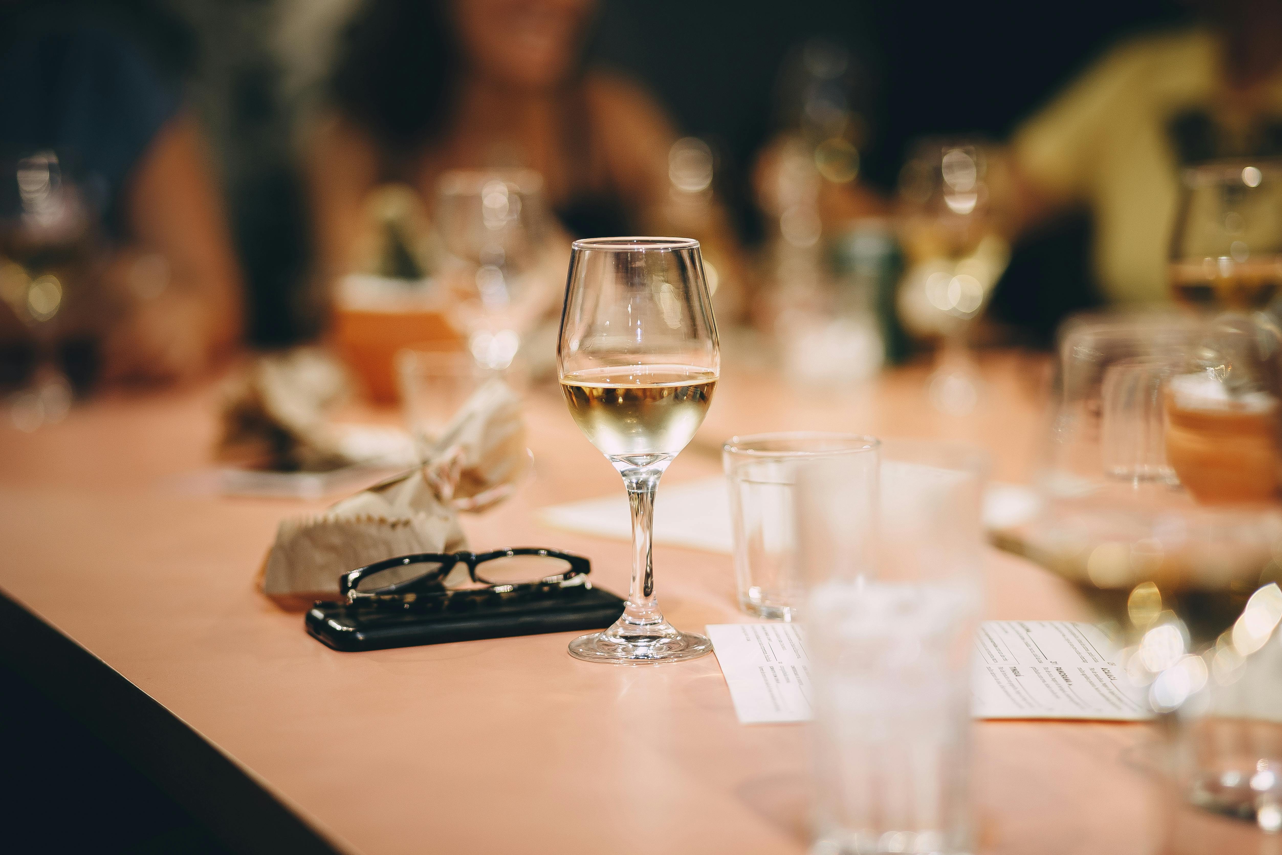 AI Wine Assistant: How Smart Apps Build Your “Ready to Drink” List