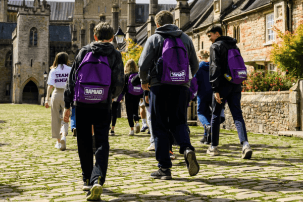 Com estudantes de mais de 80 nacionalidades, a Samiad proporciona verdadeira imersão multicultural em algumas das escolas mais renomadas do Reino Unido.