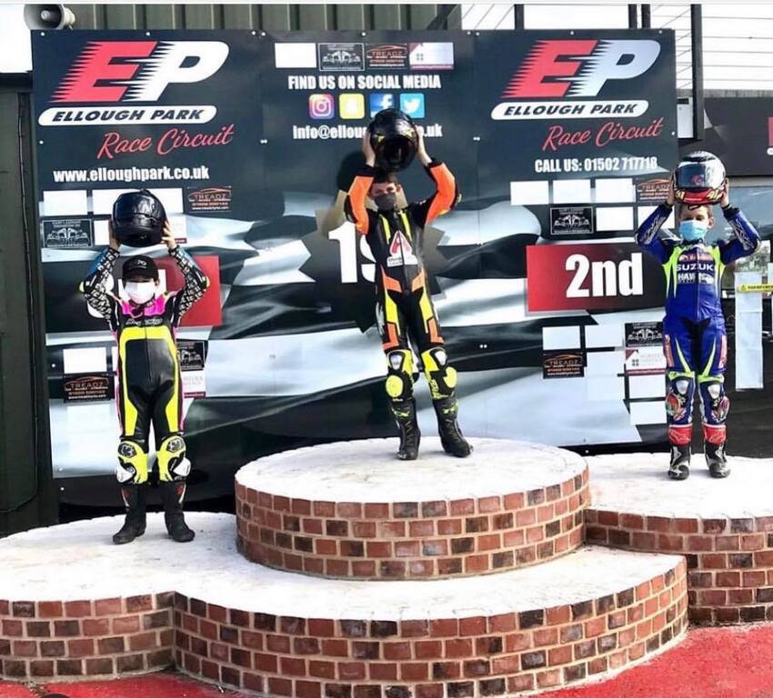 Karting competitivo no Brasil tem qualidade, mas o ambiente de formação europeu opera com uma lógica diferente.