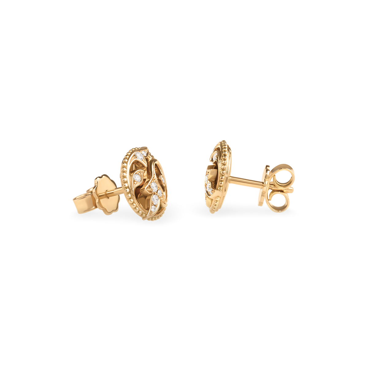 A mystical garden reminiscent of the Arabian Nights, where playful tendrils meet dream-like petals. This is the distinctive design of Arabesque. These handmade stud earrings are crafted in rose gold. The finely grain-set brilliant-cut diamonds complete the magical atmosphere and let the imagination soar.