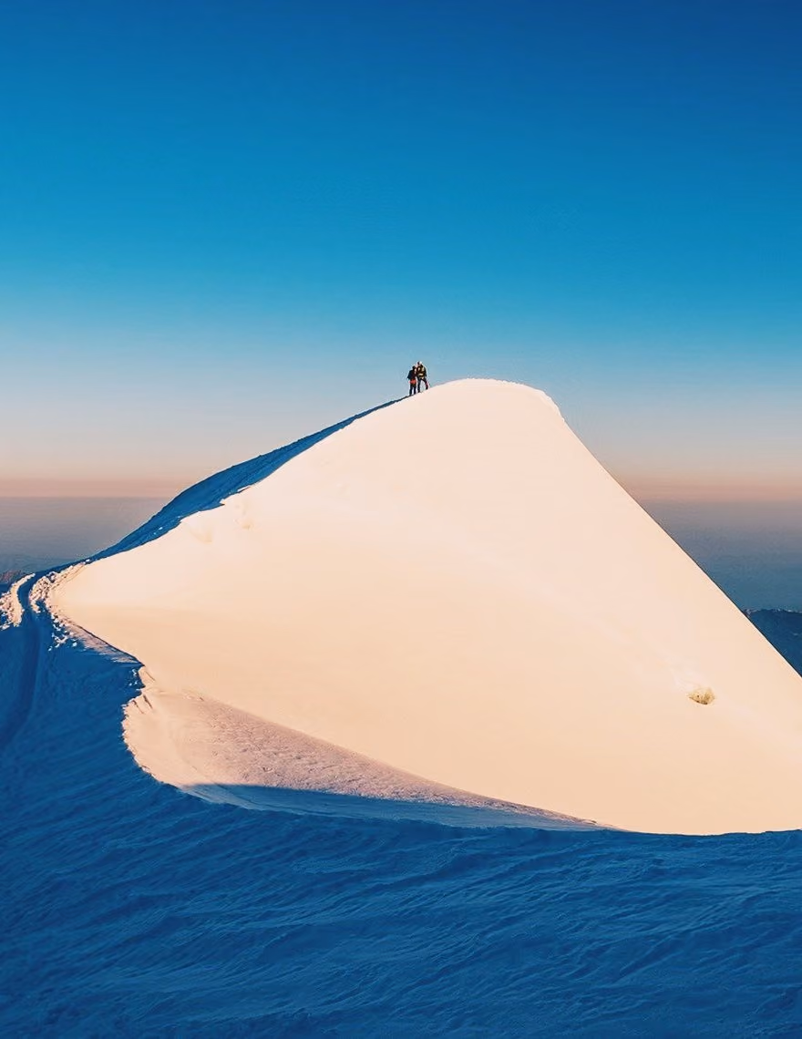 Snowy mountain ridge at sunrise with the HB2 PRO preset at minus six color