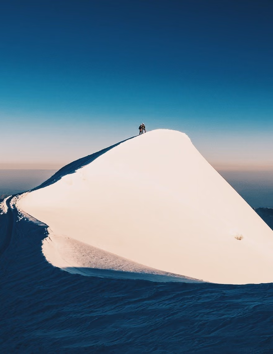 Snowy mountain ridge at sunrise with the HB2 PRO preset at plus six color