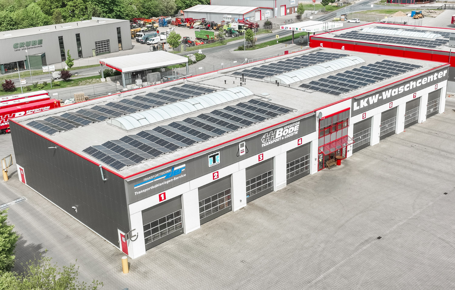 Ansicht von dem Eingangsbereich eines Bürogebäudes