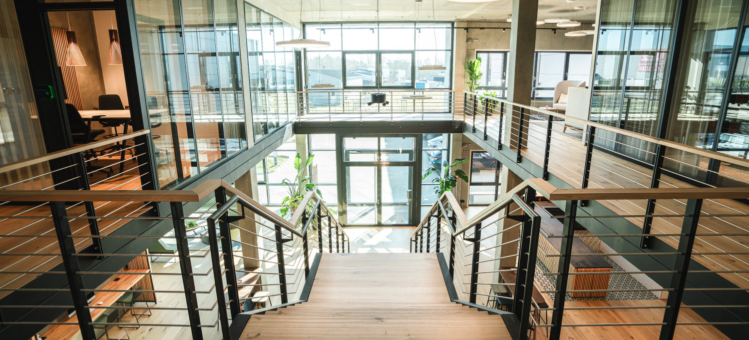 Außenansicht in der totalen eines neuen Bürogebäudes