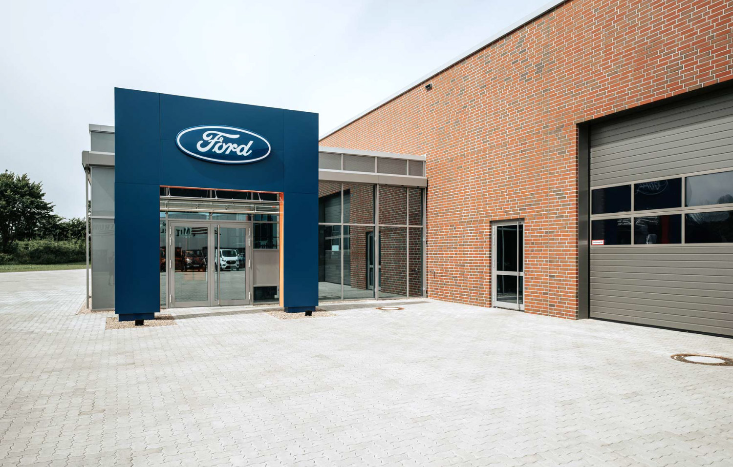 Ansicht von dem Eingangsbereich eines Bürogebäudes