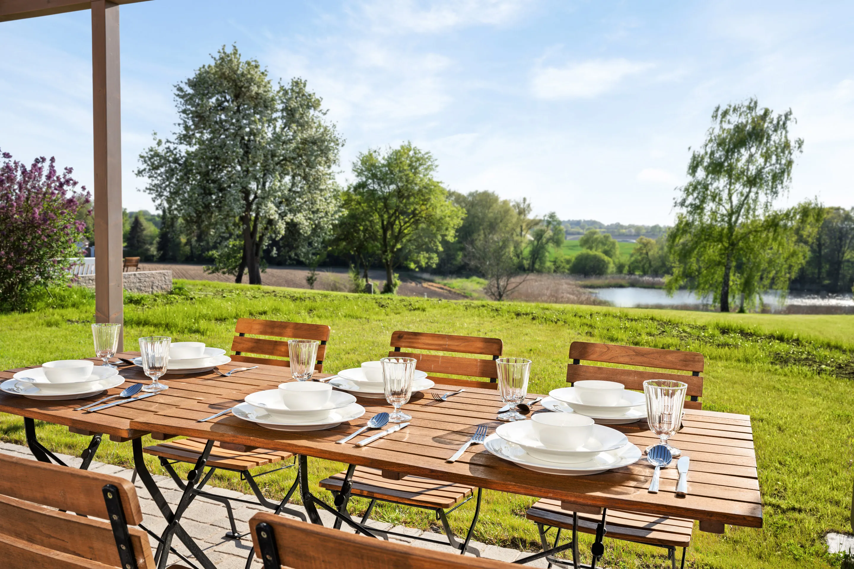 Außenbereich Mühlenhof 4 mit Seeblick für Familienurlaube Ferienwohnung Gut Kletkamp 
