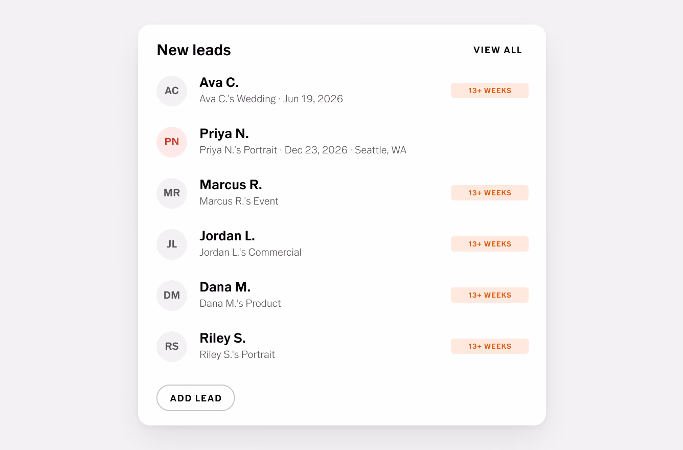 Lista de novos leads do VSCO Workspace com seis clientes em potencial, seus tipos de sessão e etiquetas de 13+ semanas