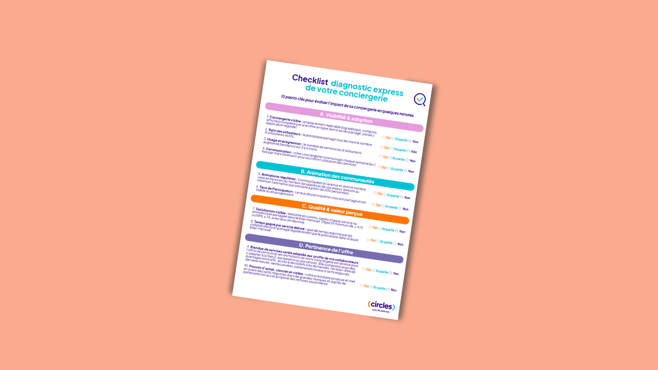 Collaborateur qui serre la main au DRH