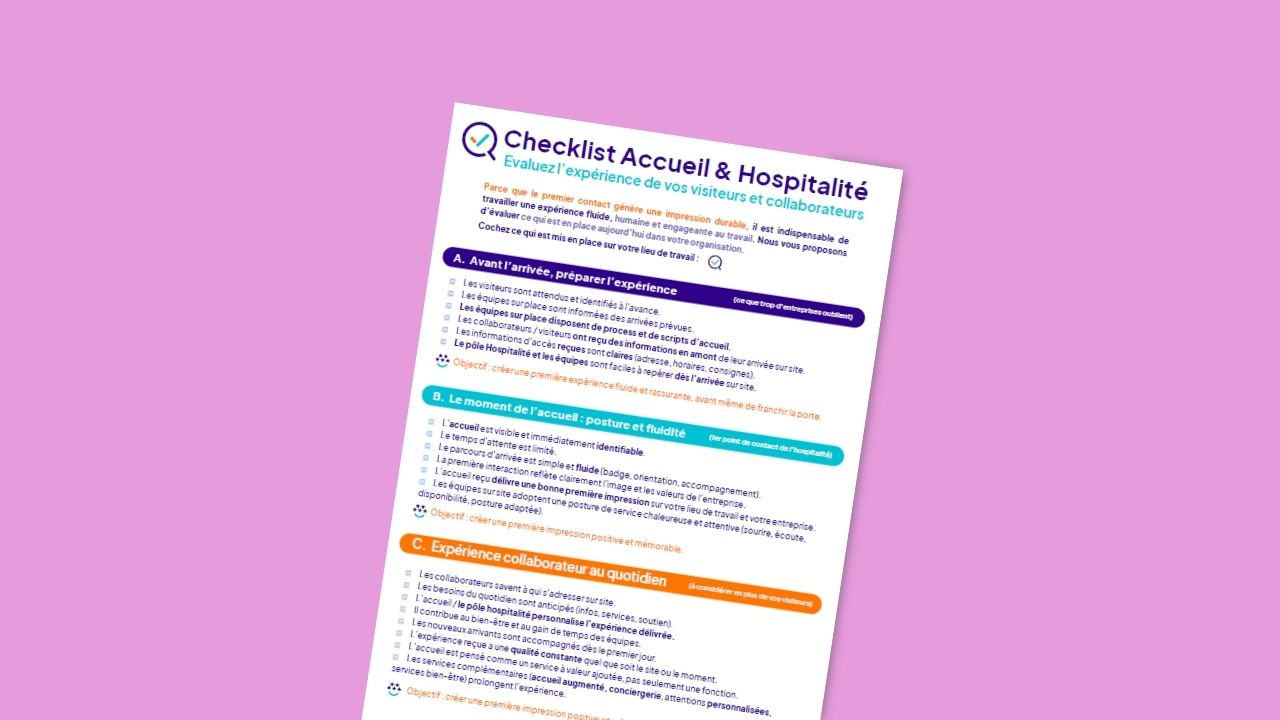 Collaborateur qui serre la main au DRH