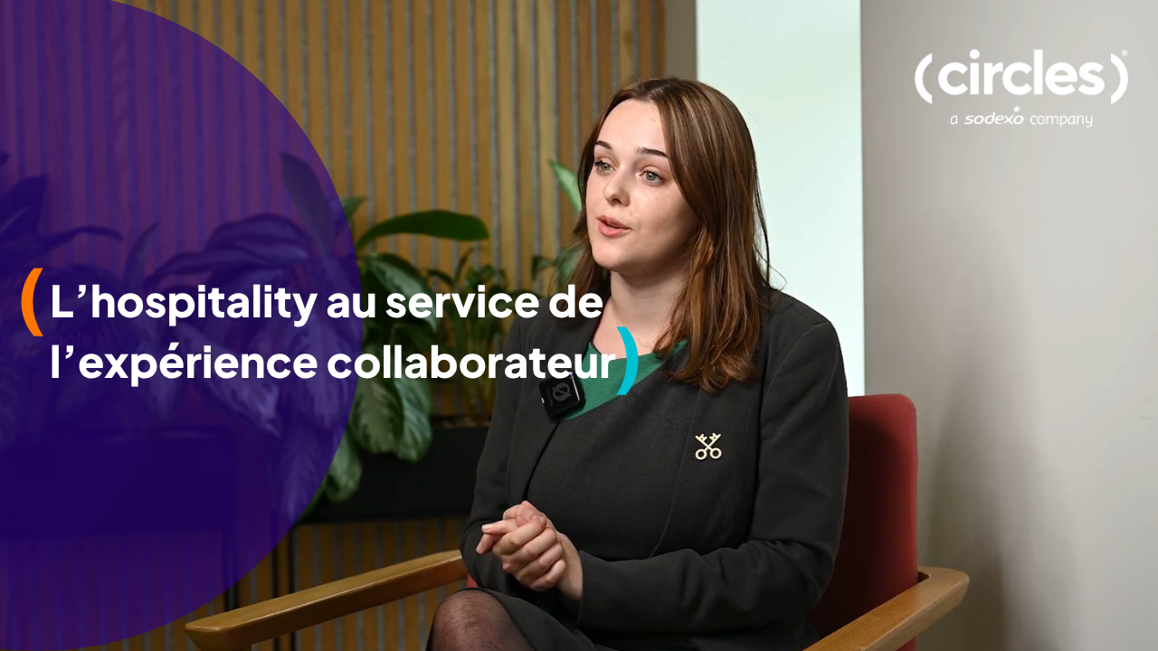 Collaborateur qui serre la main au DRH