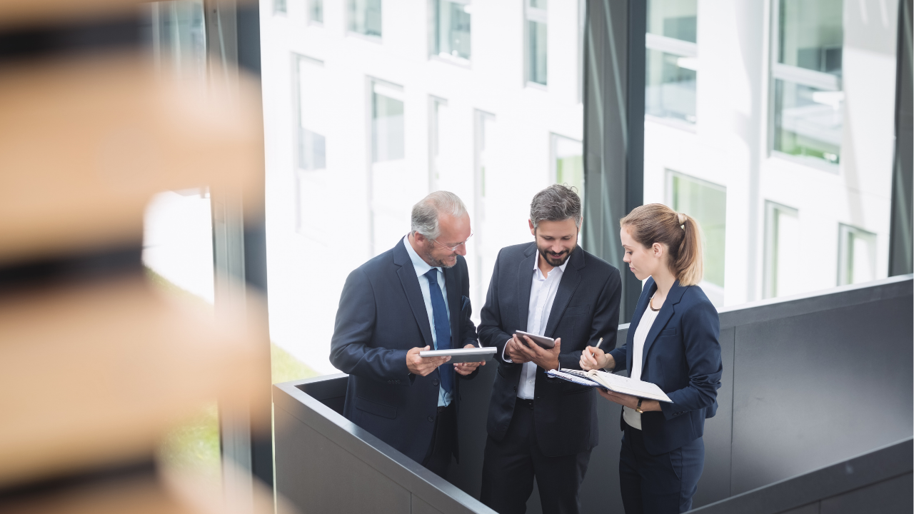Office Manager en cabinet d'avocats : rôle, missions et salaire 