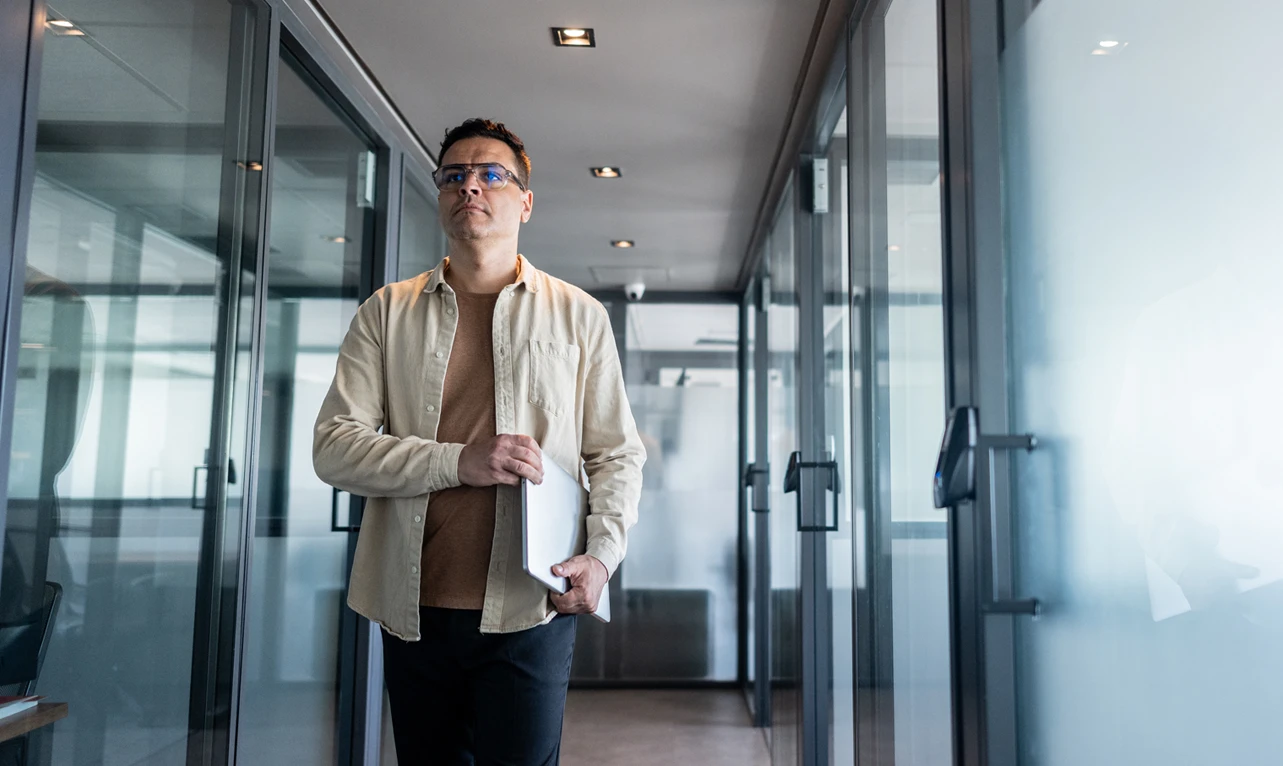 Understanding the loneliness epidemic at work: causes and solutions