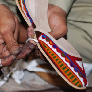 Fuchsia shoes artisans