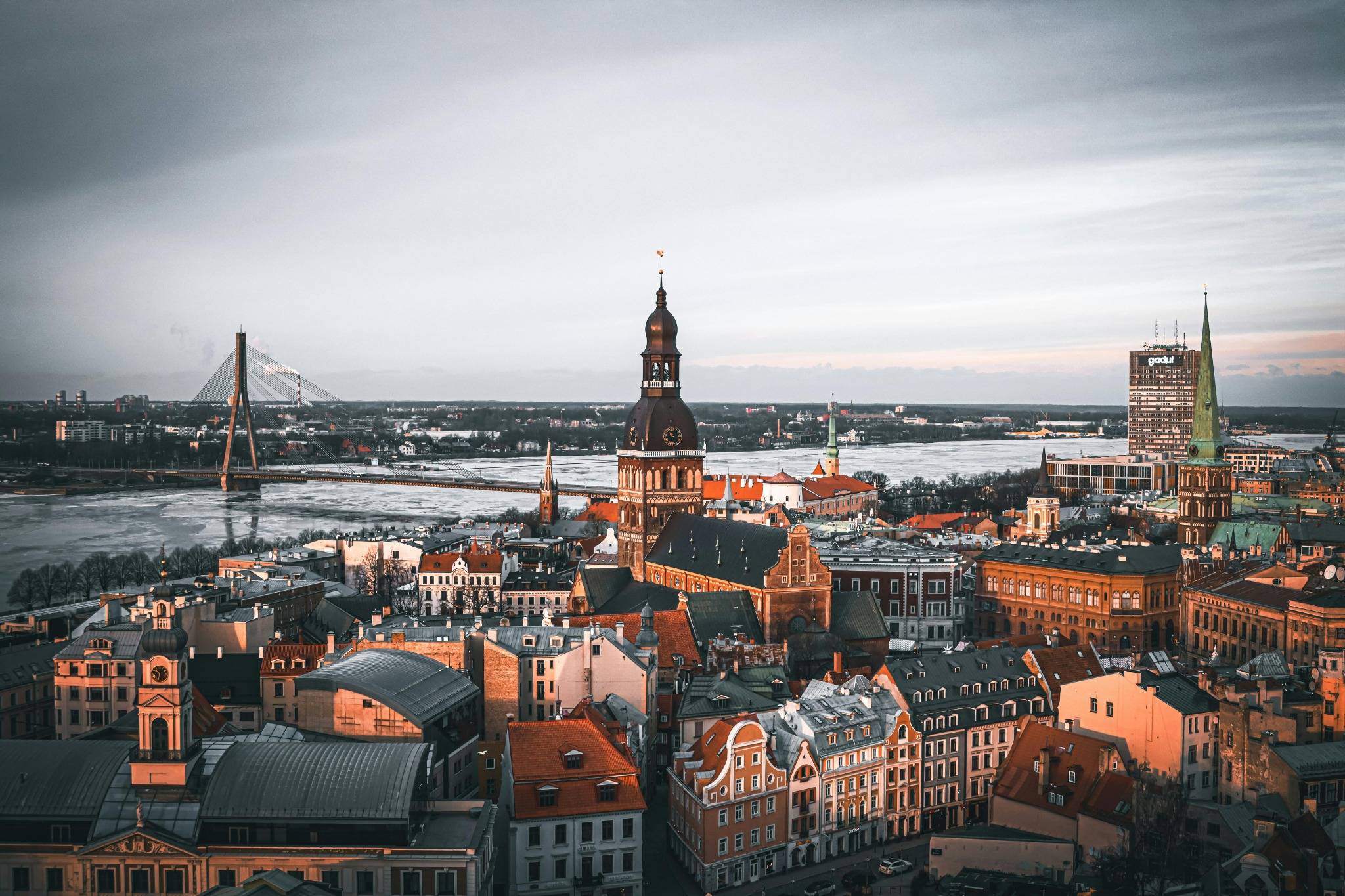 Kā saņemt uzturēšanās atļauju Latvijā: soli pa solim instrukcija 2026