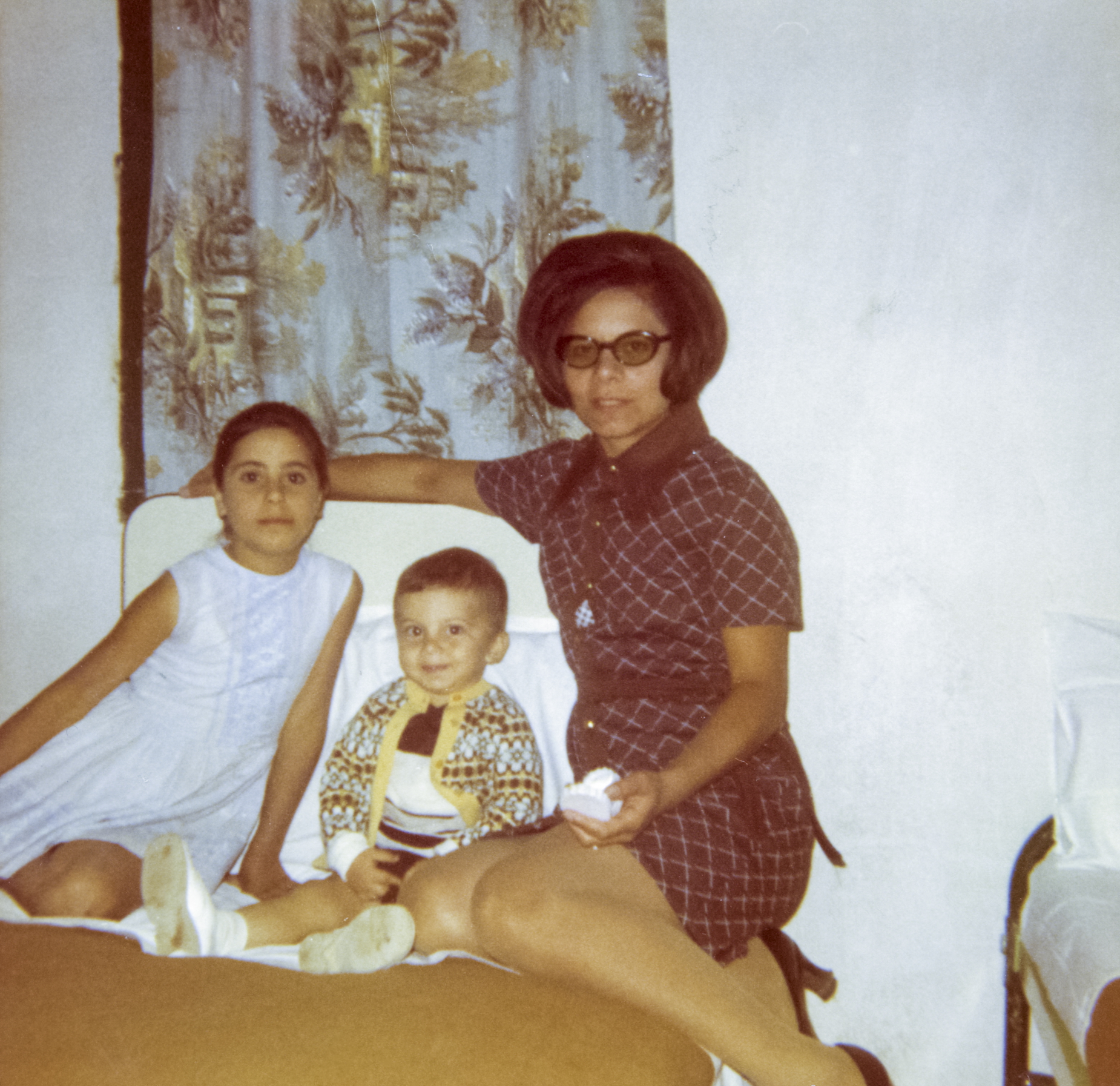  Nitsa with her mother and brother, late 1960s or early 1970s 
