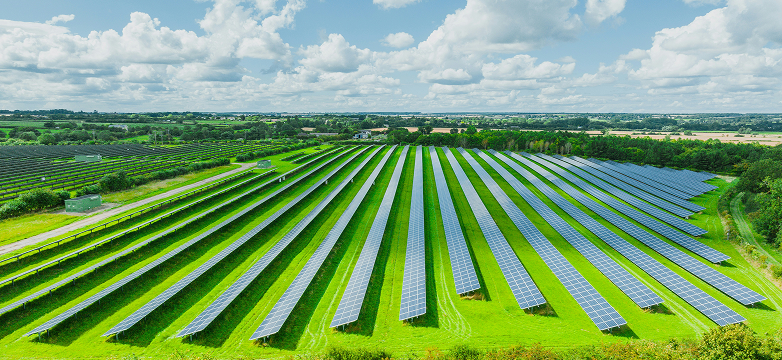 How is the clean energy lending market evolving in 2025?